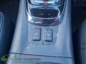 Gebrauchte Sitzheizung Schalter Nissan Pulsar (C13) 1.2 DIG-T 16V Preis auf Anfrage angeboten von Kleine Staarman B.V. Autodemontage