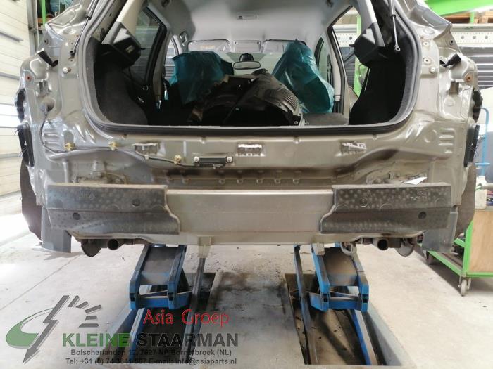 Stoßstangeträger hinten van een Nissan Pulsar (C13) 1.2 DIG-T 16V 2017