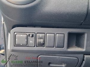 Usagé Commutateur rétroviseur Nissan Note (E11) 1.6 16V Prix sur demande proposé par Kleine Staarman B.V. Autodemontage