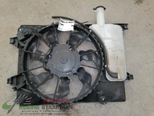 Usagé Boîtier ventilateur Hyundai i30 (GDHB5) 1.4 16V Prix sur demande proposé par Kleine Staarman B.V. Autodemontage