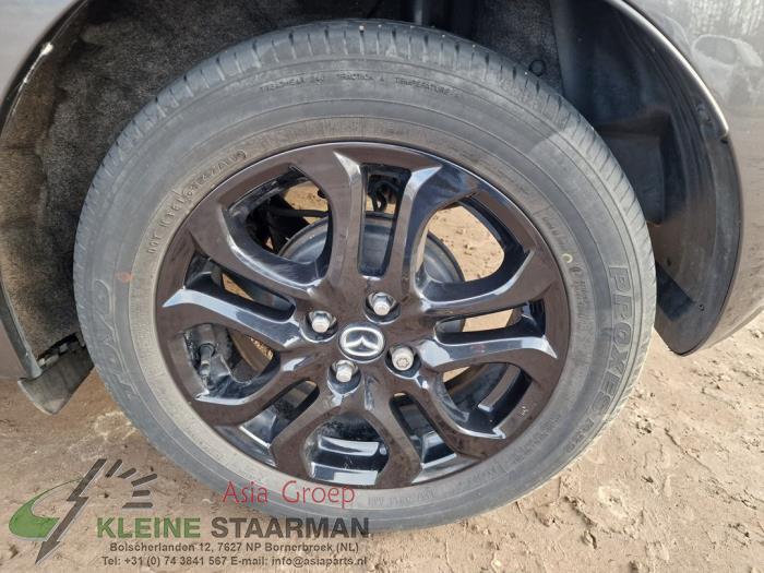 Felgen Set + Reifen Leichtmetall MAZDA