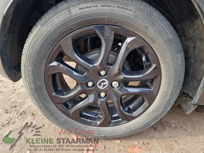 Felgen Set + Reifen Leichtmetall MAZDA