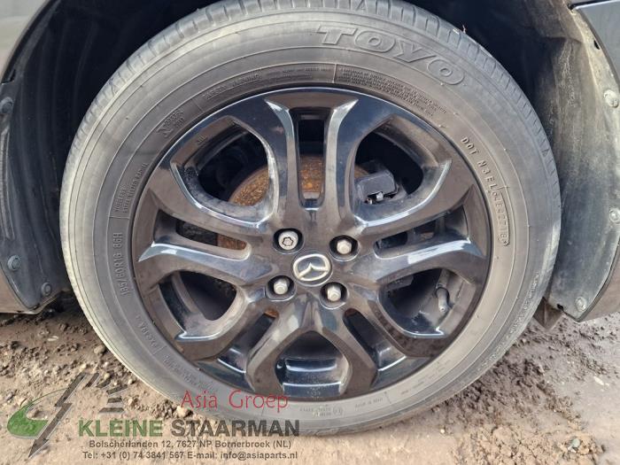 Felgen Set + Reifen Leichtmetall MAZDA