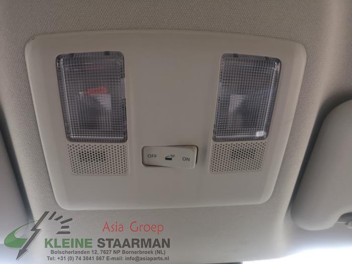 Eclairage intérieur avant d'un Mazda 2 (DJ/DL) 1.5 SkyActiv-G 90 2018