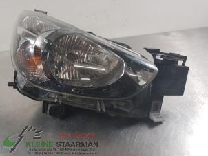 Używane Reflektor prawy Mazda 2 (DJ/DL) 1.5 SkyActiv-G 90 Cena na żądanie oferowane przez Kleine Staarman B.V. Autodemontage