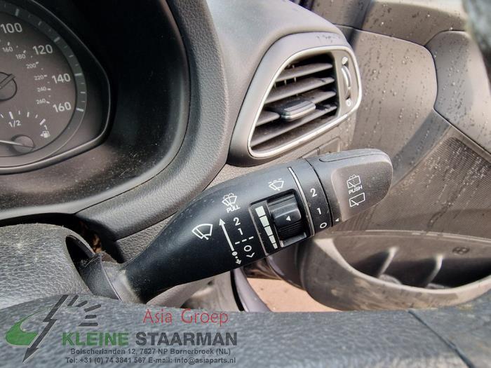 Steering column stalk from a Hyundai i30 (PDEB5/PDEBB/PDEBD/PDEBE) 1.0 T-GDI 12V 2018