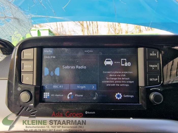 Radio from a Hyundai i10 1.2 16V 2021