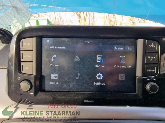 Radio from a Hyundai i10 1.2 16V 2021