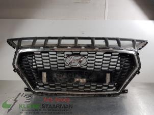 Used Grille Hyundai i30 (PDEB5/PDEBB/PDEBD/PDEBE) 1.0 T-GDI 12V Price on request offered by Kleine Staarman B.V. Autodemontage