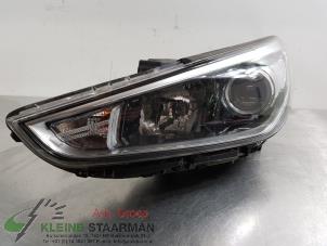 Used Headlight, left Hyundai i30 (PDEB5/PDEBB/PDEBD/PDEBE) 1.0 T-GDI 12V Price on request offered by Kleine Staarman B.V. Autodemontage