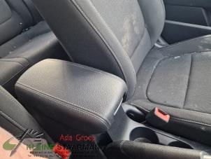 Used Armrest Kia Rio IV (YB) 1.2 MPI 16V Price on request offered by Kleine Staarman B.V. Autodemontage