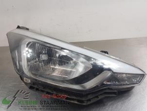Used Headlight, right Hyundai i20 (GBB) 1.0 T-GDI 100 12V Price on request offered by Kleine Staarman B.V. Autodemontage