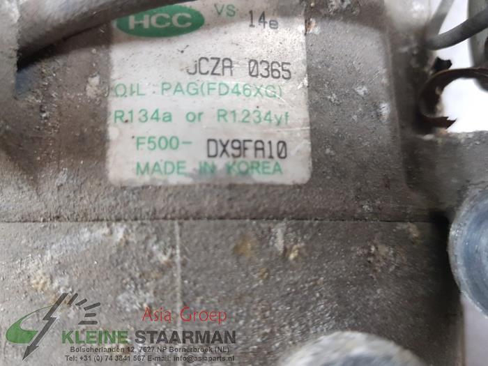 Air conditioning pump from a Kia Sportage (SL) 1.7 CRDi 16V 4x2 2014