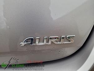 Używane Wahacz zawieszenia górny prawy tyl Toyota Auris (E18) 1.6 Dual VVT-i 16V Cena na żądanie oferowane przez Kleine Staarman B.V. Autodemontage