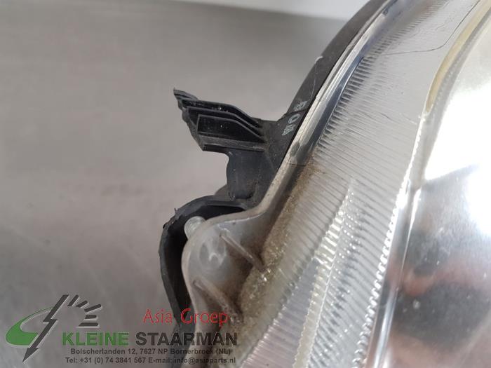 Scheinwerfer links van een Suzuki Alto (GF) 1.0 12V 2014