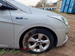 Used Front wing, right Hyundai i40 (VFA) 1.7 CRDi 16V Price on request offered by Kleine Staarman B.V. Autodemontage