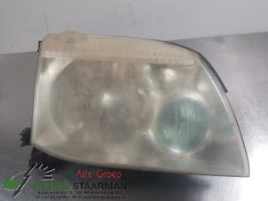 Used Headlight, right Nissan X-Trail (T30) 2.2 dCi 16V 4x4 Price on request offered by Kleine Staarman B.V. Autodemontage