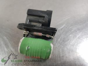 Used Heater resistor Nissan Qashqai (J11) 1.6 dCi Price on request offered by Kleine Staarman B.V. Autodemontage