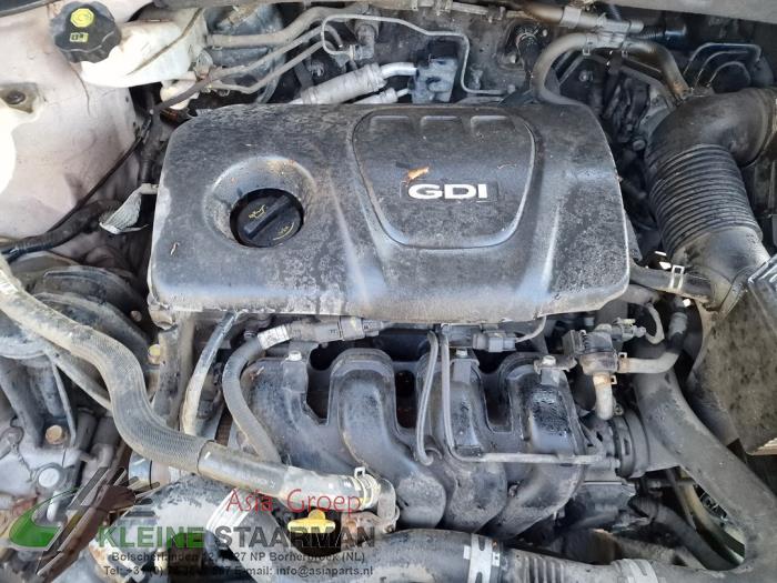 Engine protection panel from a Hyundai Tucson (TL) 1.6 GDi 16V 2WD 2016