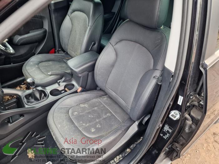 Sitz links van een Hyundai iX35 (LM) 1.7 CRDi 16V 2015