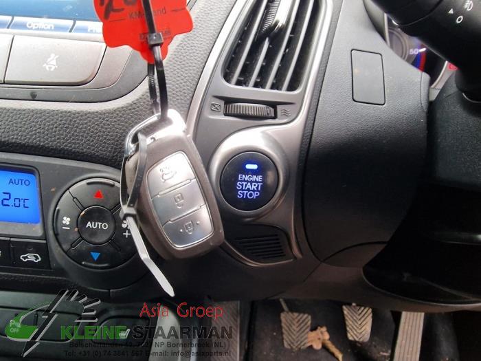 Zündschloss + Steuergerät van een Hyundai iX35 (LM) 1.7 CRDi 16V 2015