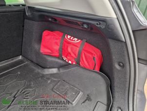 Gebrauchte Kofferraum Verkleidung rechts Kia Cee'd Sportswagon (JDC5) 1.6 GDI 16V Preis auf Anfrage angeboten von Kleine Staarman B.V. Autodemontage