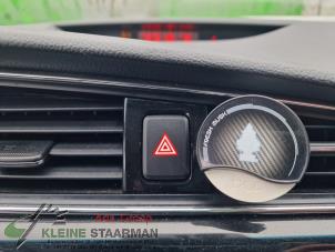 Gebrauchte Panikbeleuchtung Schalter Kia Cee'd Sportswagon (JDC5) 1.6 GDI 16V Preis auf Anfrage angeboten von Kleine Staarman B.V. Autodemontage