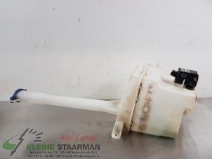 Used Front windscreen washer reservoir Kia Sorento II (XM) 2.2 CRDi 16V VGT 4x4 Price € 42,35 Inclusive VAT offered by Kleine Staarman B.V. Autodemontage