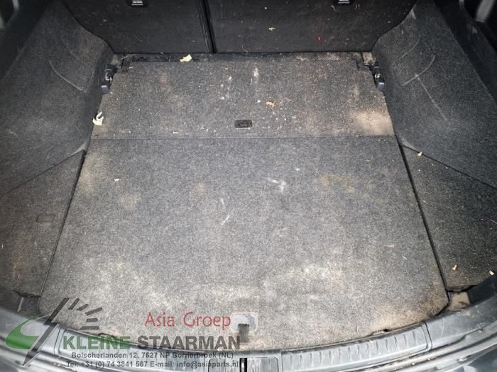 Floor panel load area from a Toyota Auris Touring Sports (E18) 1.8 16V Hybrid 2014