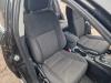 Fotel prawy z Toyota Auris Touring Sports (E18), 2013 / 2018 1.8 16V Hybrid, Kombi, Elektryczne Benzyna, 1.798cc, 100kW (136pk), FWD, 2ZRFXE, 2013-07 / 2018-12, ZWE186L-DW; ZWE186R-DW 2014