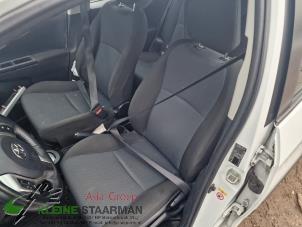 Used Seat, left Toyota Yaris III (P13) 1.5 16V Hybrid Price on request offered by Kleine Staarman B.V. Autodemontage