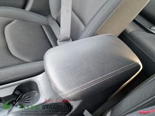 Used Armrest Hyundai i30 Wagon (PDEF5) 1.0 T-GDI 12V Price on request offered by Kleine Staarman B.V. Autodemontage