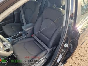 Used Seat, left Hyundai i30 Wagon (PDEF5) 1.0 T-GDI 12V Price on request offered by Kleine Staarman B.V. Autodemontage