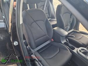 Gebrauchte Sitz rechts Hyundai i30 Wagon (PDEF5) 1.0 T-GDI 12V Preis auf Anfrage angeboten von Kleine Staarman B.V. Autodemontage