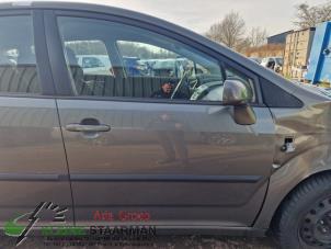Used Front door 4-door, right Toyota Corolla Verso (R10/11) 1.6 16V VVT-i Price on request offered by Kleine Staarman B.V. Autodemontage
