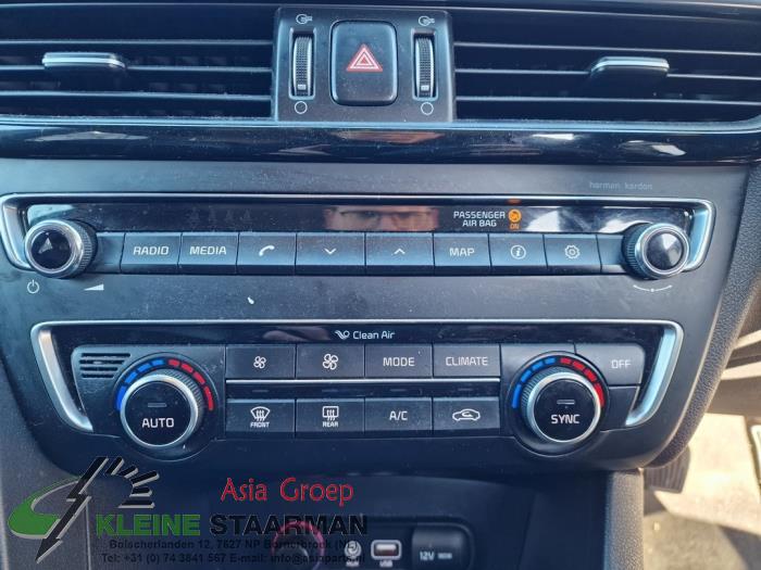 Radio control panel Kleine Staarman B.V. Autodemontage