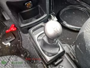 Used Gear stick knob Nissan Note (E11) 1.6 16V Price on request offered by Kleine Staarman B.V. Autodemontage