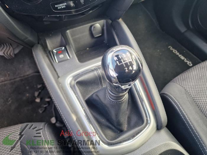 Gear stick knob Nissan Qashqai 1.2 DIGT 16V