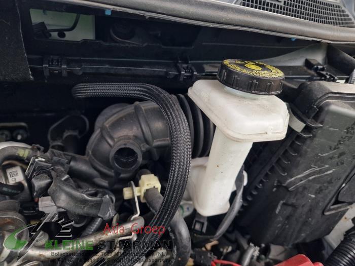 Brake servo from a Nissan Qashqai (J11) 1.2 DIG-T 16V 2017