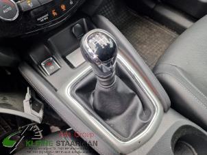 Usados Botón de palanca Nissan Qashqai (J11) 1.2 DIG-T 16V Precio de solicitud ofrecido por Kleine Staarman B.V. Autodemontage