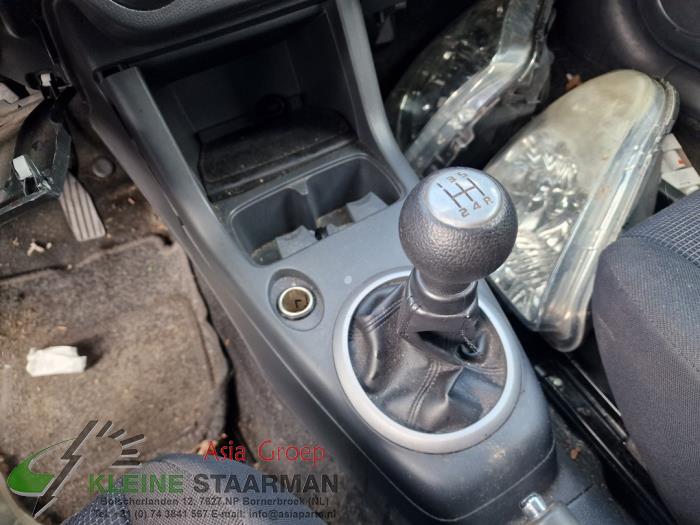 Gear stick knob Suzuki Swift 1.3 VVT 16V 4x4