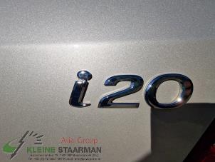 Gebrauchte Scheibenwischerarm vorne Hyundai i20 1.2i 16V Preis auf Anfrage angeboten von Kleine Staarman B.V. Autodemontage