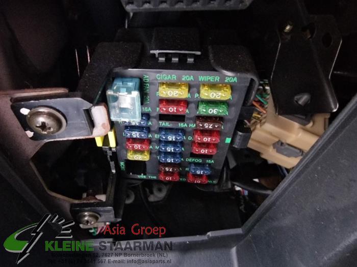 Caja de fusibles de un Mazda MX-5 (NB18/35/8C) 1.6i 16V 2002