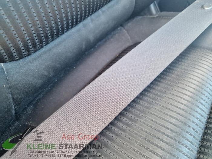 Rear seatbelt, left from a Mazda 6 (GJ/GH/GL) 2.2 SkyActiv-D 150 16V 2014