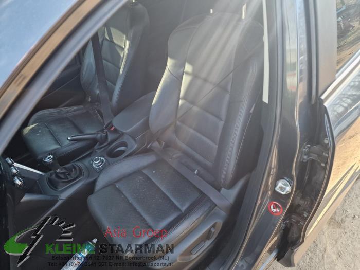 Fotel lewy z Mazda CX-5 (KE,GH) 2.2 SkyActiv-D 150 16V 2WD 2015