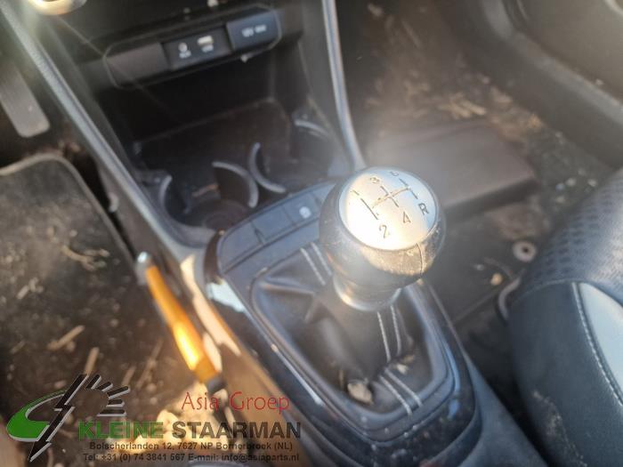 Pommeau levier de vitesse d'un Kia Picanto (JA) 1.0 12V 2019