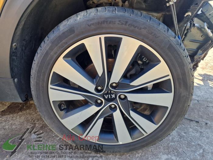 Wheel + tyre Alloy KIA Kleine Staarman B.V. Autodemontage