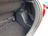 Tapizado de maletero derecha de un Toyota Yaris II (P9), 2005 / 2014 1.0 12V VVT-i, Hatchback, Gasolina, 998cc, 51kW (69pk), FWD, 1KRFE, 2005-08 / 2011-12, KSP90 2010