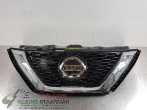 Used Grille Nissan Qashqai (J11) 1.3 DIG-T 140 16V Price on request offered by Kleine Staarman B.V. Autodemontage