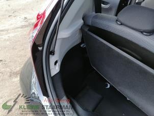 Używane Tapicerka pokrywy bagaznika lewa Toyota Aygo (B40) 1.0 12V VVT-i Cena na żądanie oferowane przez Kleine Staarman B.V. Autodemontage